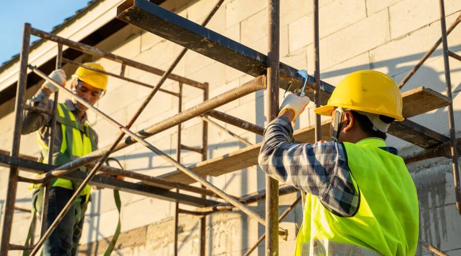 Professional fairlawn roofing services in Naubinway, MI